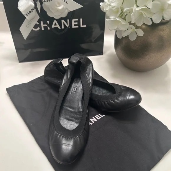 Authentic Black Chanel Lambskin Ballet Flats - Picture 1 of 5